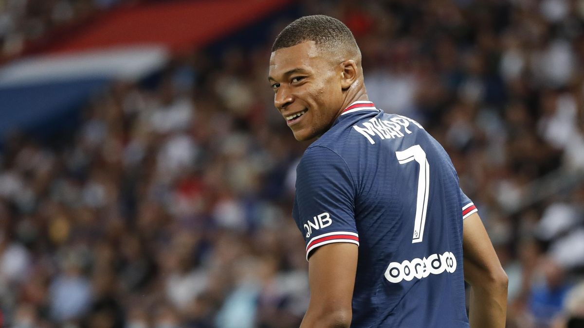 Mbappe's mother gives update on player's future at PSG