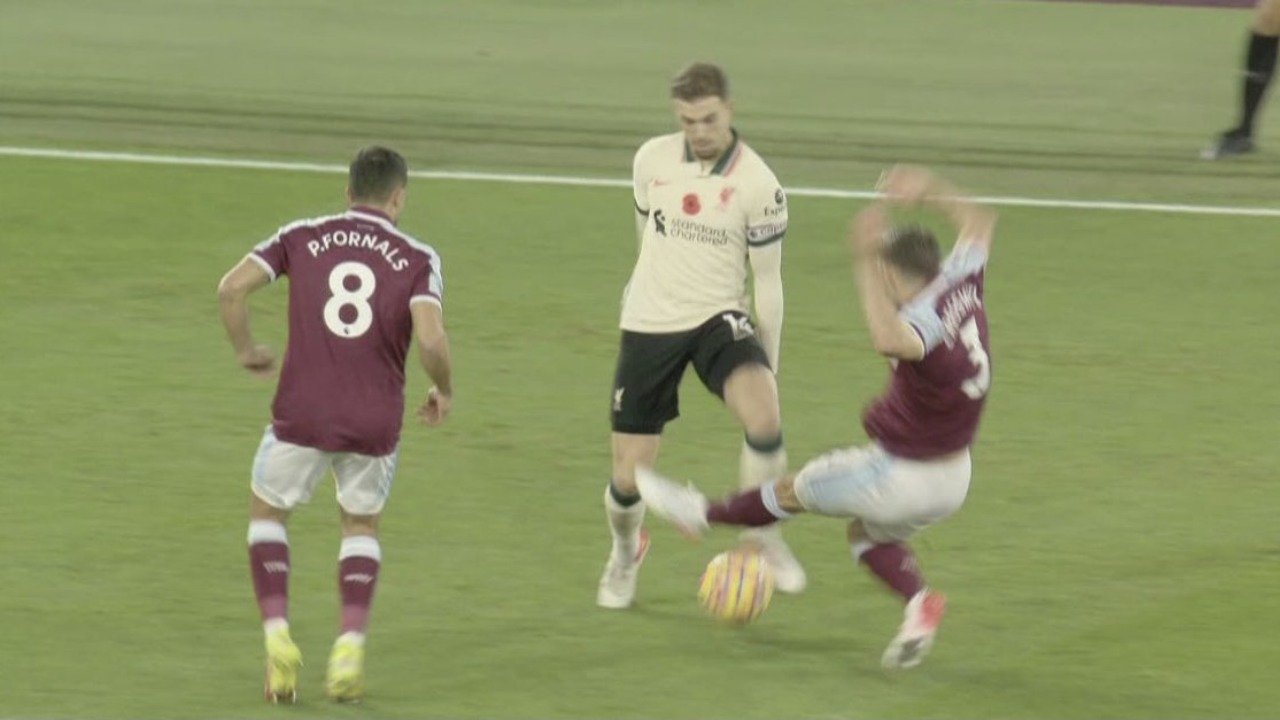 EPL: VAR referee explains why Cresswell wasn't given red card in Liverpool’s 3-2 defeat to West Ham