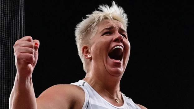 Anita Wlodarczyk: Polish hammer thrower to have surgery after thwarting car thief