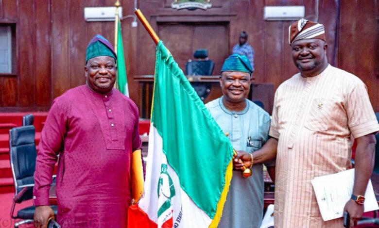 2023: PDP lawmakers formally receive Oyeleke from APC [PHOTO]