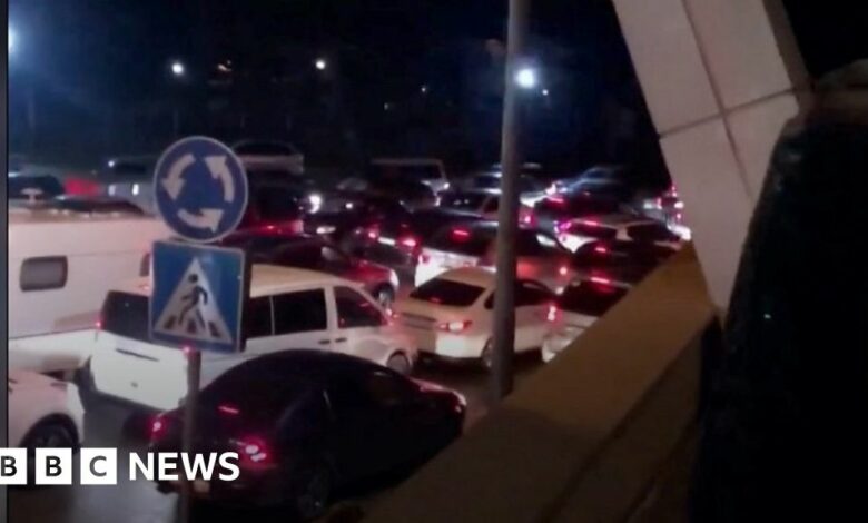 Ukraine war: Video appears to show queues at Russia-Georgia border